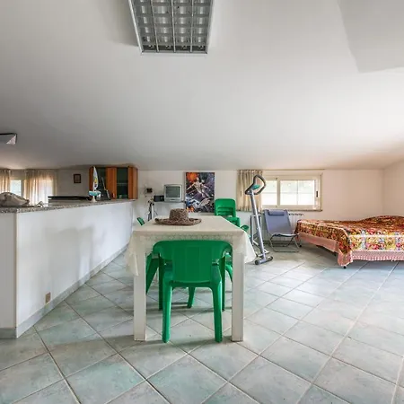 Feriehus La Mansarda Nel Parco